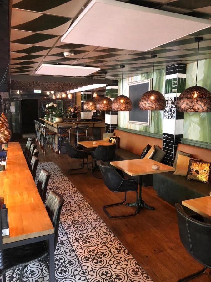 Hotel Restaurant De Jonge Heertjes Aalsmeer Exteriör bild