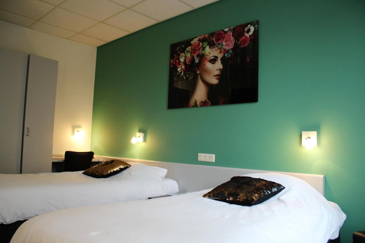 Hotel Restaurant De Jonge Heertjes Aalsmeer Exteriör bild