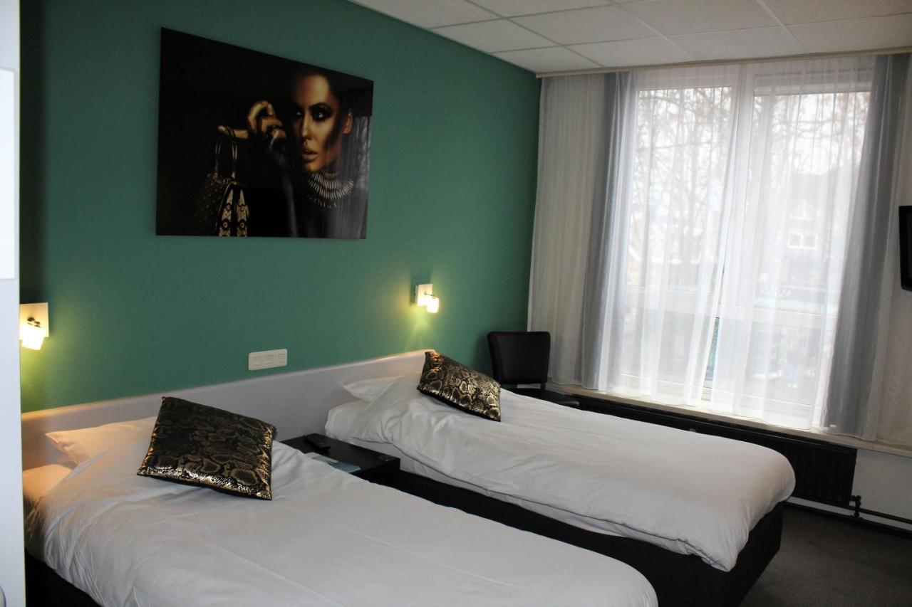 Hotel Restaurant De Jonge Heertjes Aalsmeer Exteriör bild