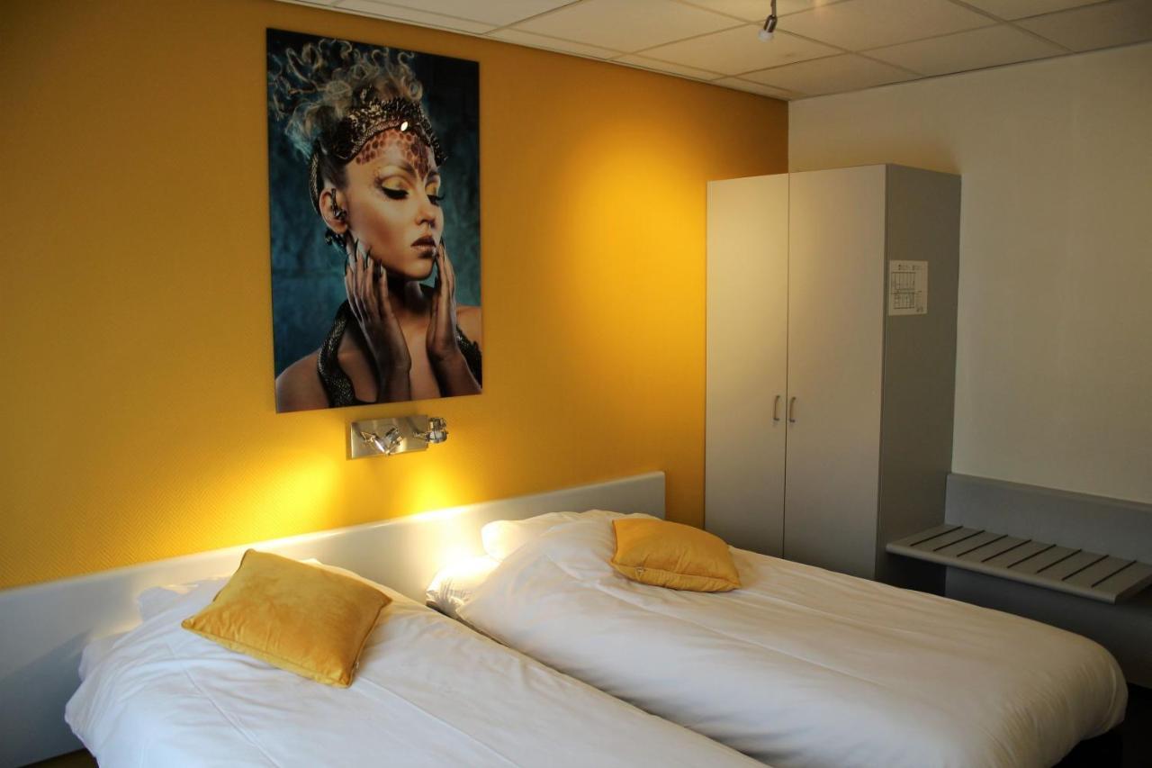 Hotel Restaurant De Jonge Heertjes Aalsmeer Exteriör bild