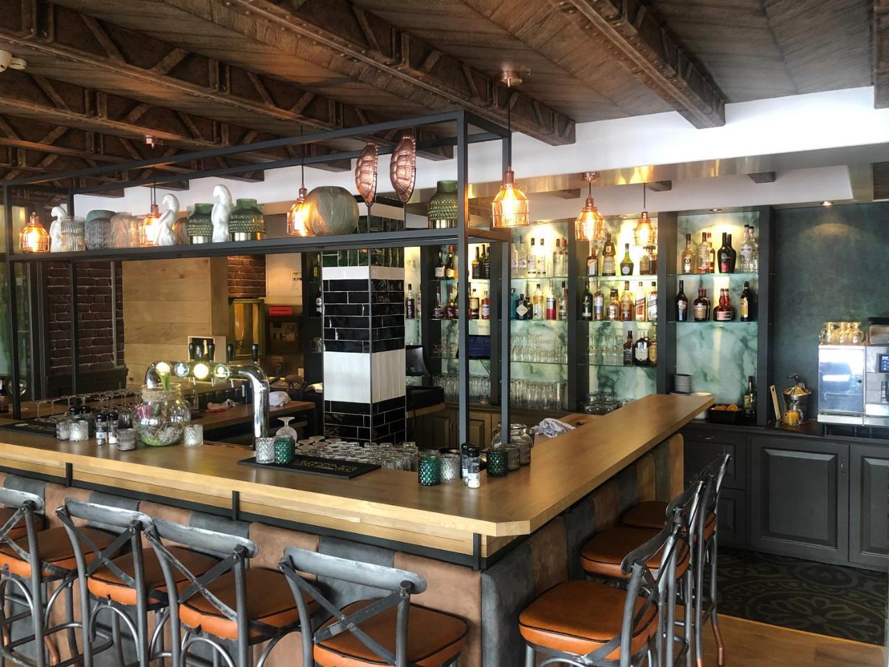 Hotel Restaurant De Jonge Heertjes Aalsmeer Exteriör bild